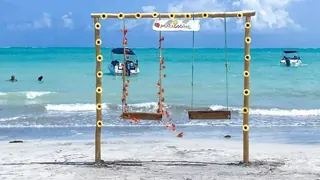 Maragogi, Alagoas, com balanços à beira-mar